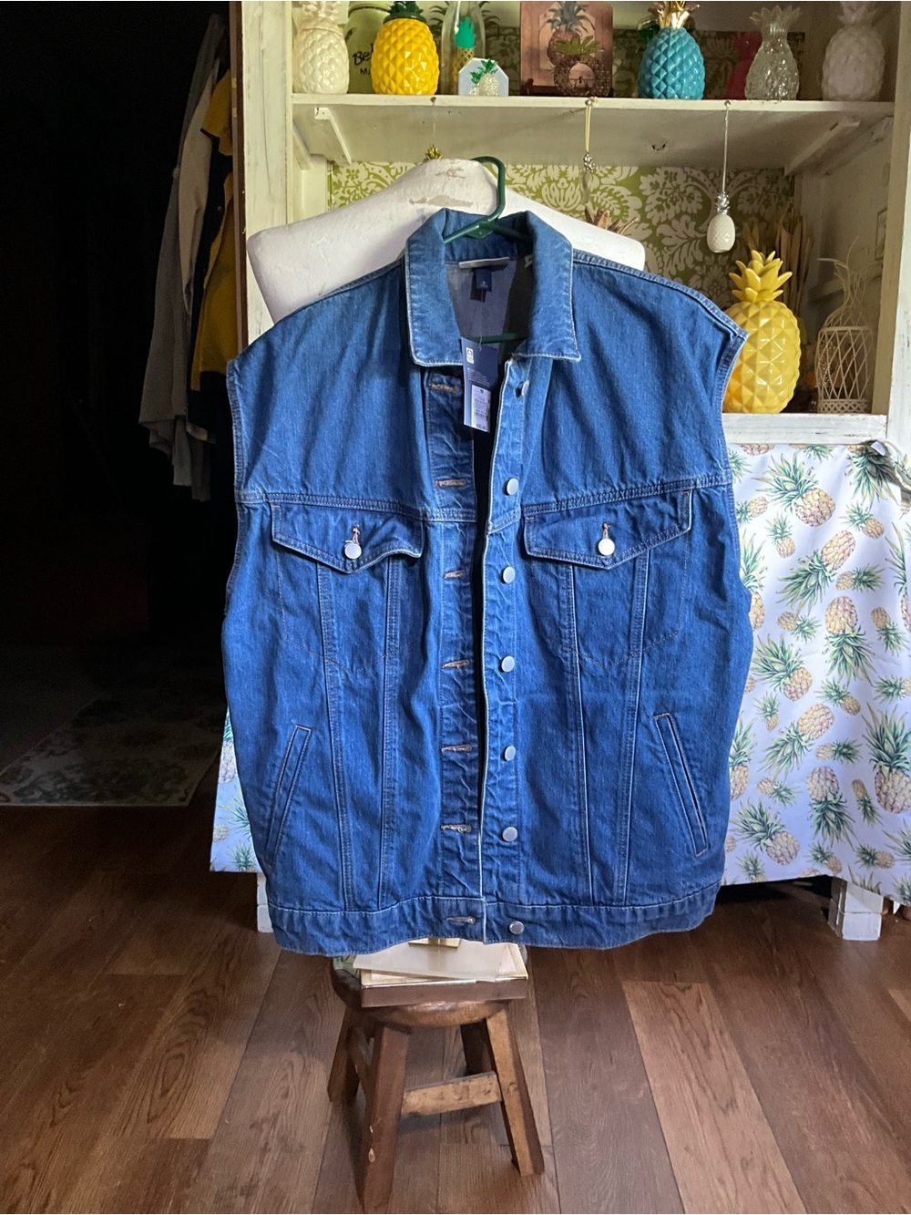 NWT universal thread size medium denim vest